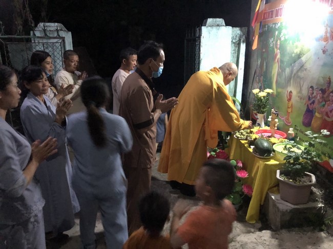 Dong Cao Pagoda granting the merit certificate to Buddhists having  the design of Lumbini garden at home.